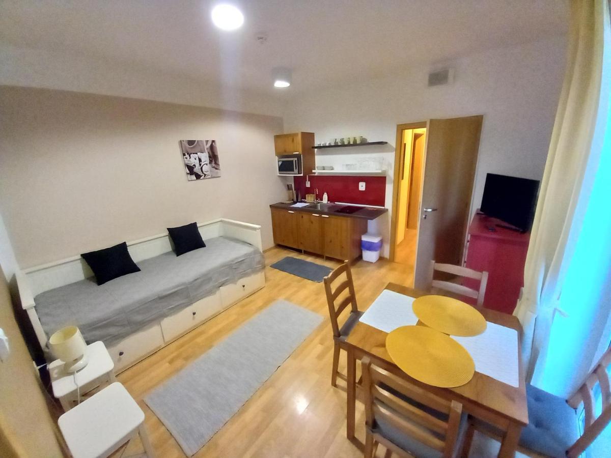 Apartmany Margo Sun Martinske Hole Exterior photo